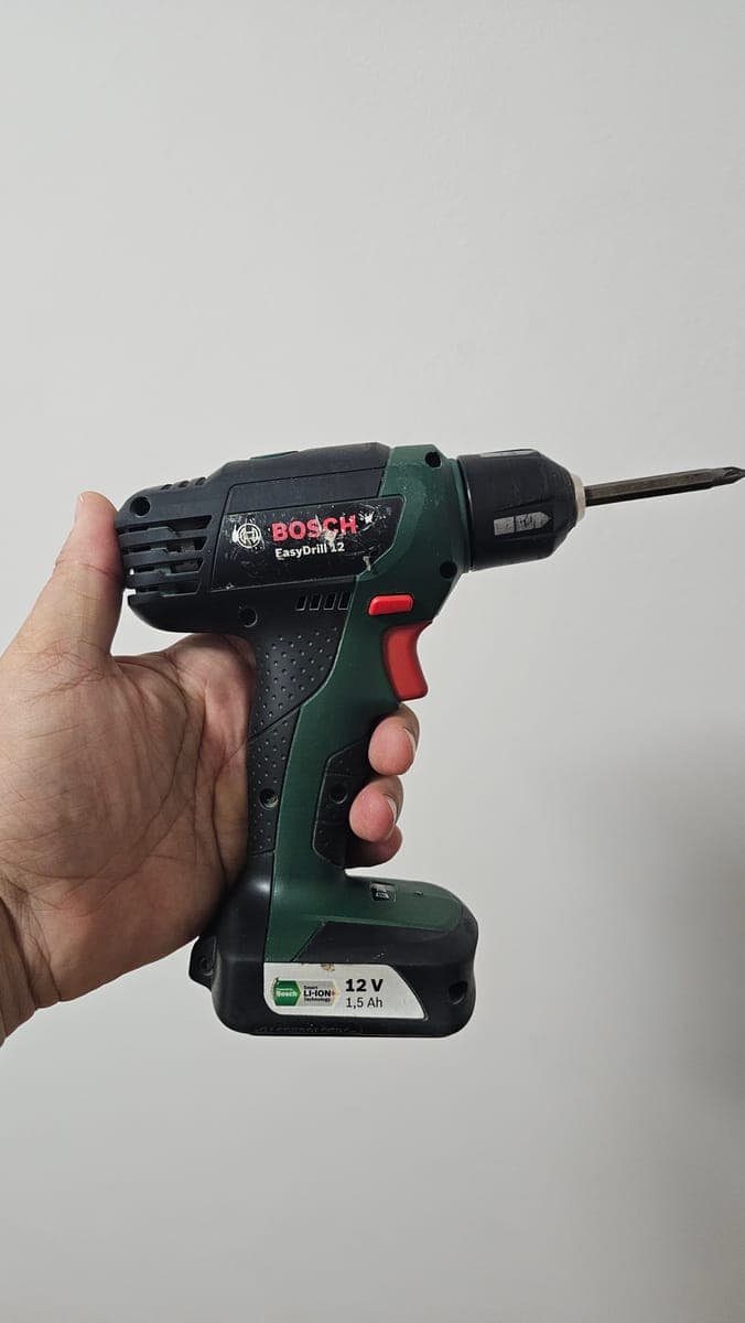 Bormasina Bosch 12 V