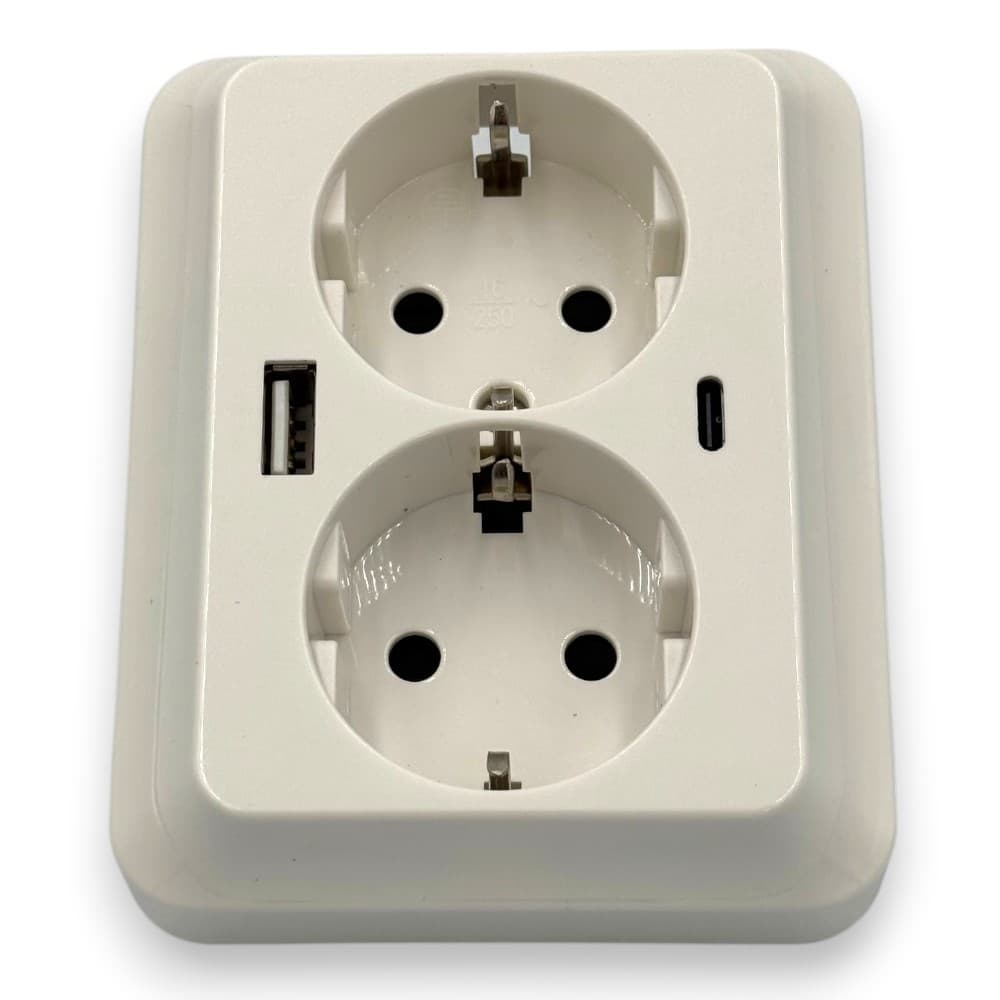 Priza Dubla cu incarcator USB tip C