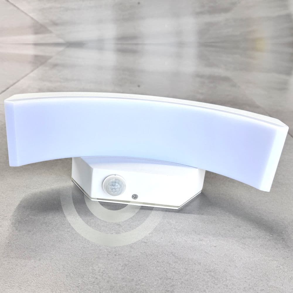 Aplica LED concava cu senzor alba 24w IP65 3000K